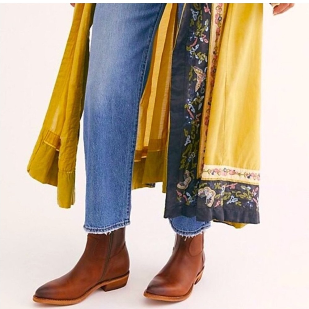 Frye Billy Cognac Leather Zip Up Distressed Southern/Western Cowboy Ankle Boots